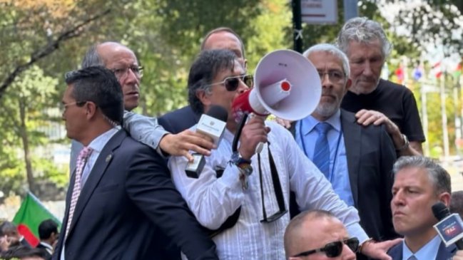 Roger Waters se une a Gustavo Petro en protesta por Gaza en Nueva York