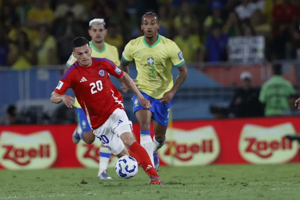 La selección chilena cae por tres goles a cero ante Brasil