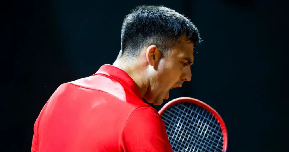 Tomás Barrios avanza a cuartos del Challenger de Curitiba tras contundente victoria