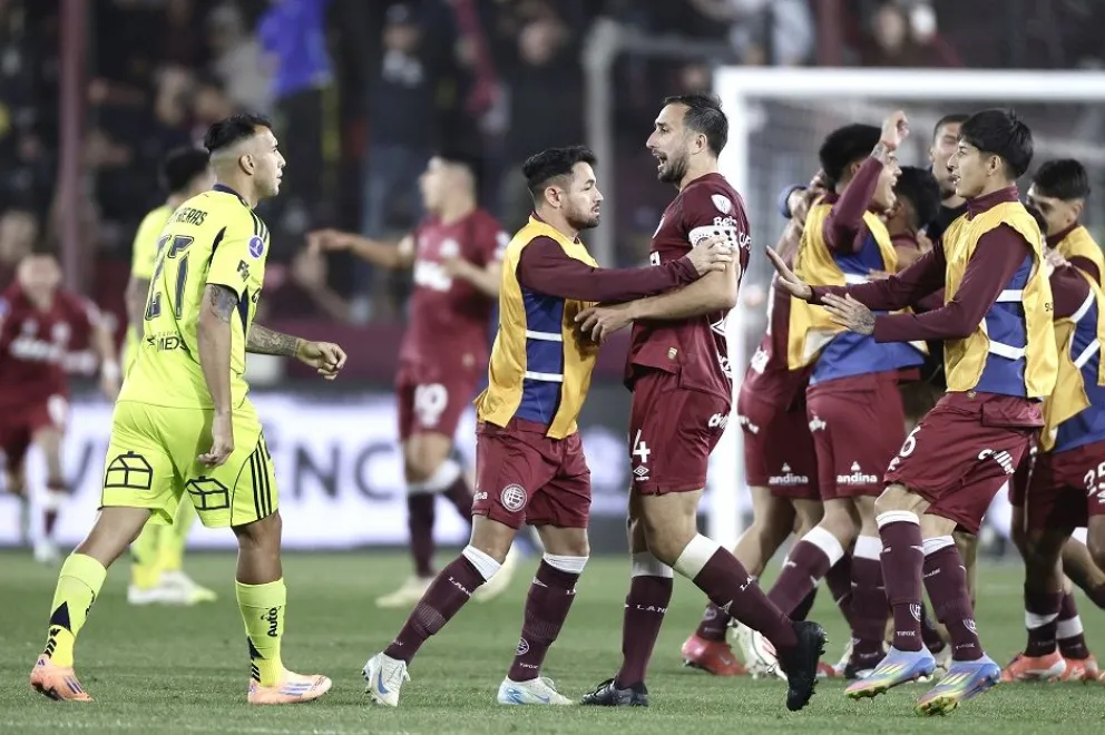 La “U” cae con polémica ante Lanús y se despide de la Sudamericana