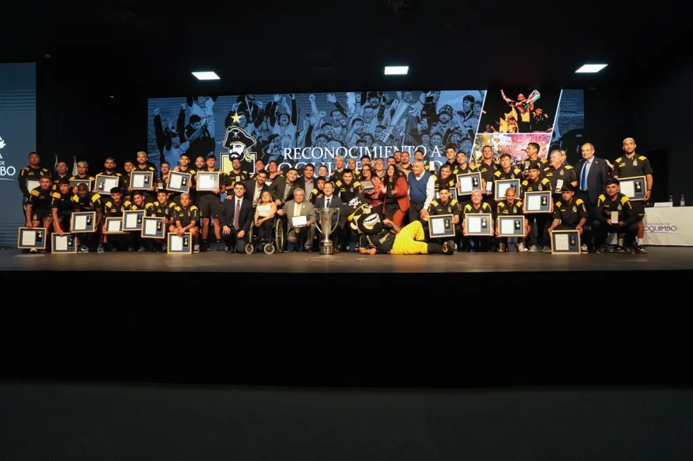 Nombran hijos y ciudadanos ilustres al plantel y directivos de Coquimbo Unido