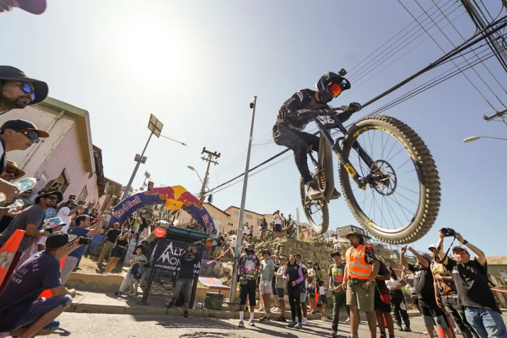 “Del Barrio al Puerto”: Coquimbo se llena de vértigo con el regreso del Downhill Urbano