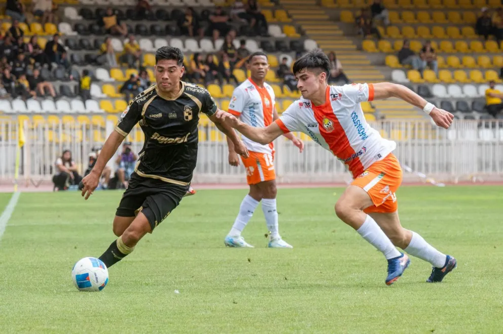 Un aurinegro en La Roja: Francisco Salinas entre los convocados de la selección chilena