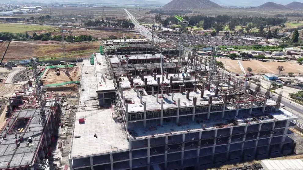 Siete pisos y espacios más amplios: Hospital de Coquimbo alcanza un 24% de avance