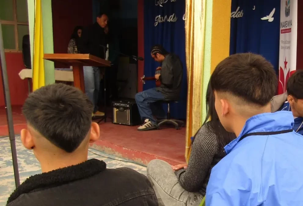 Cinco jóvenes en proceso de reinserción celebran su licenciatura