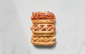 Cómo preparar un auténtico completo chileno